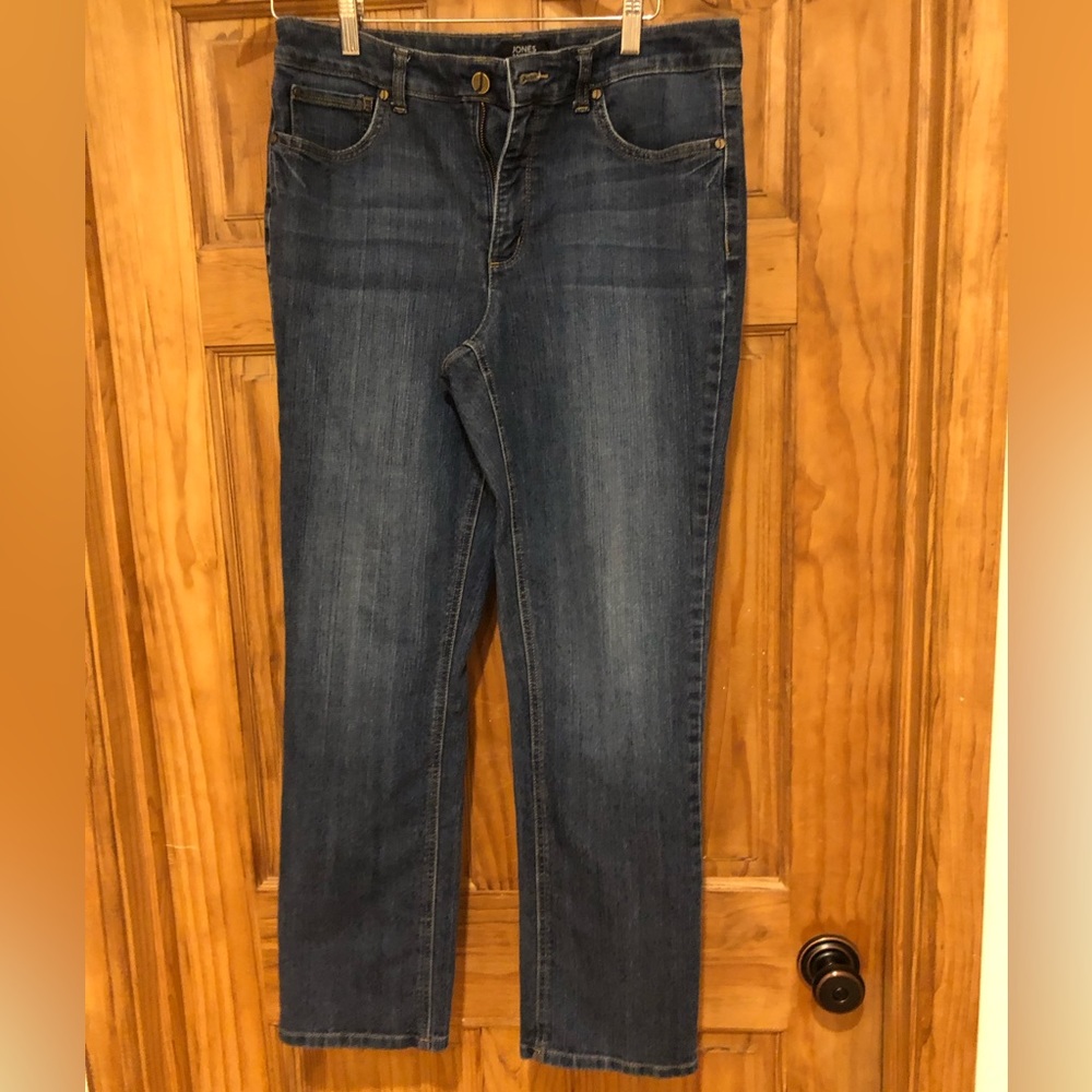 Jones New York Signature jeans; 12